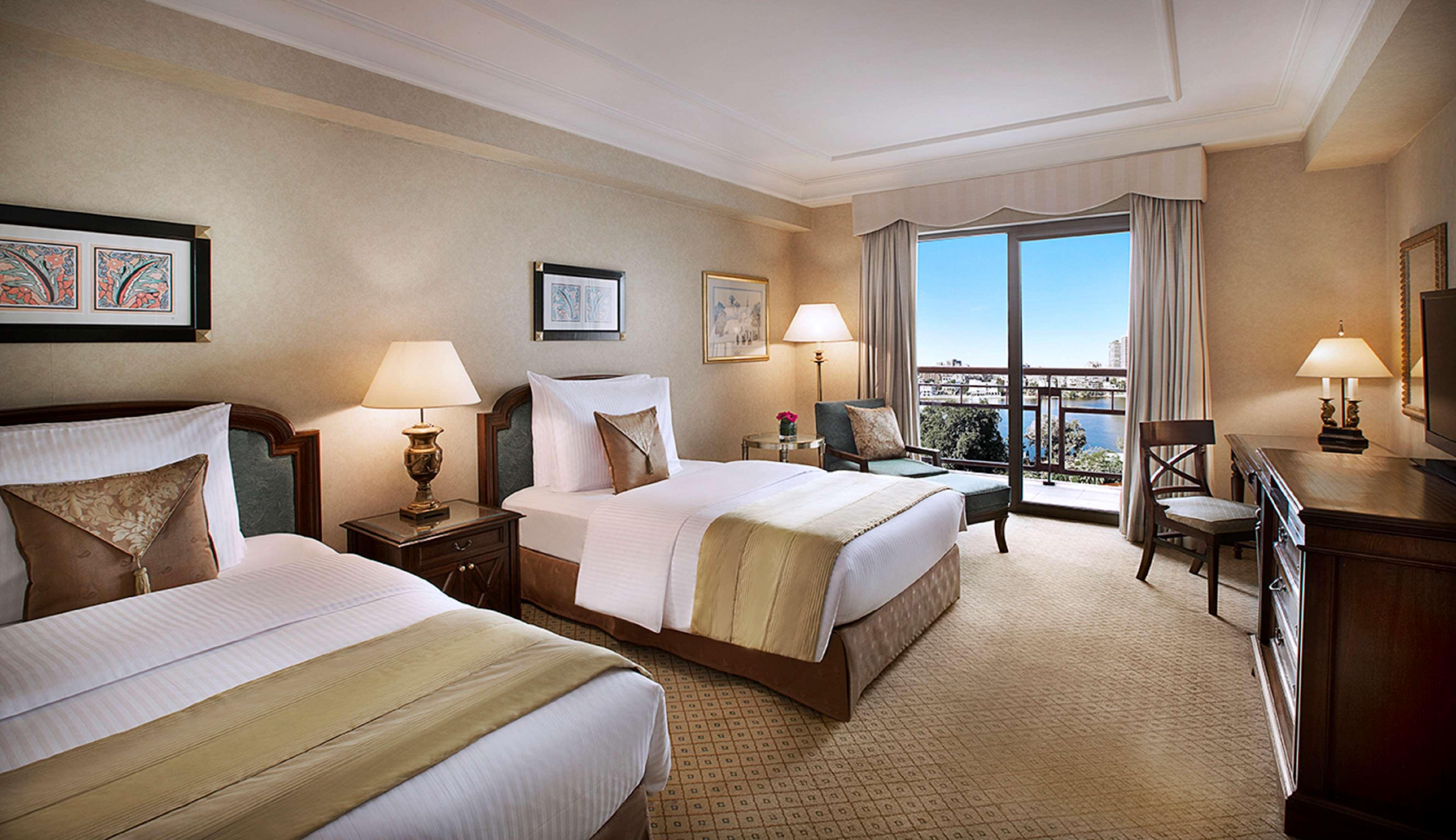 开罗克拉德酒店和赌场 外观 照片 A guest room at the Conrad Hilton Cairo