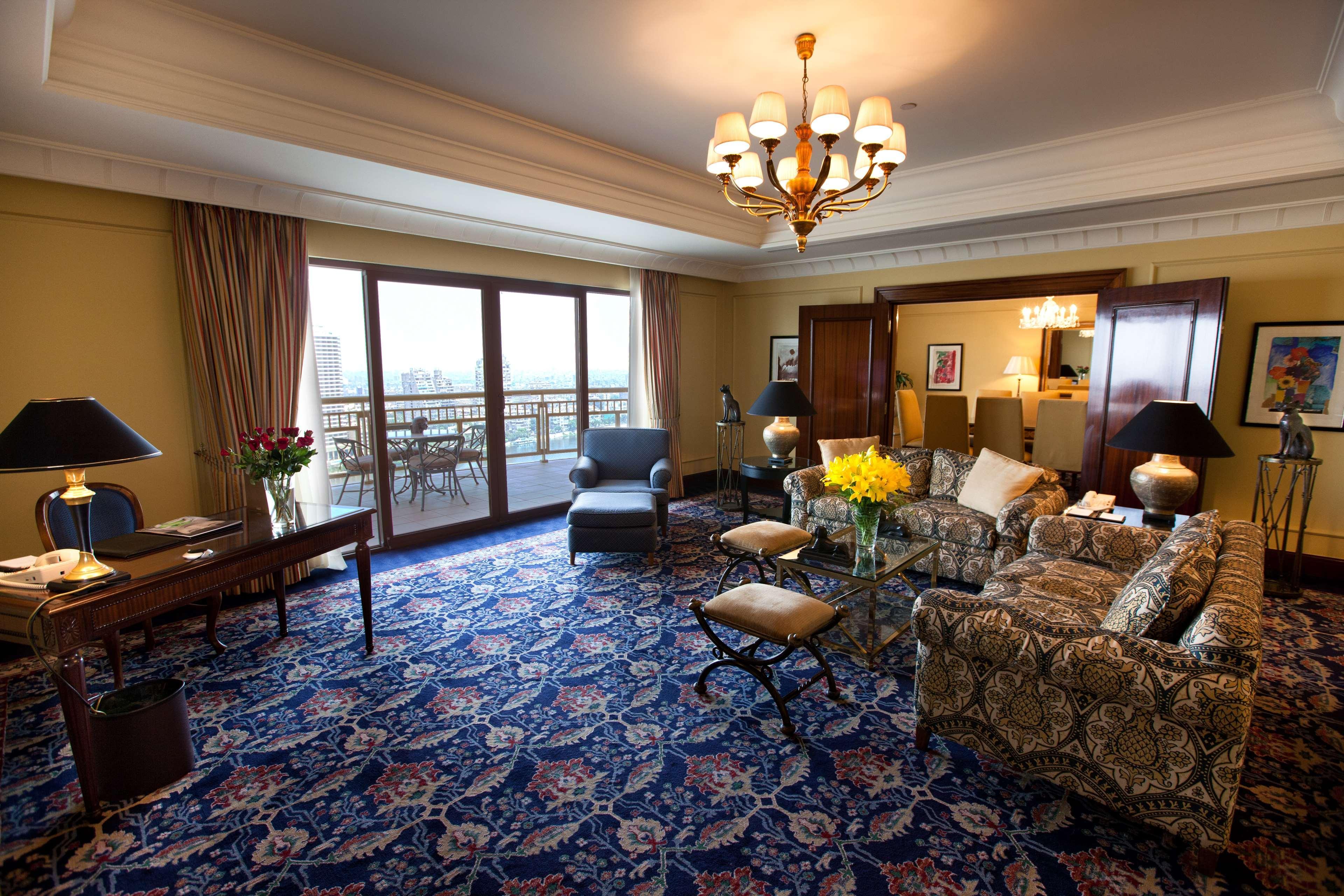 开罗克拉德酒店和赌场 客房 照片 A suite at the InterContinental
