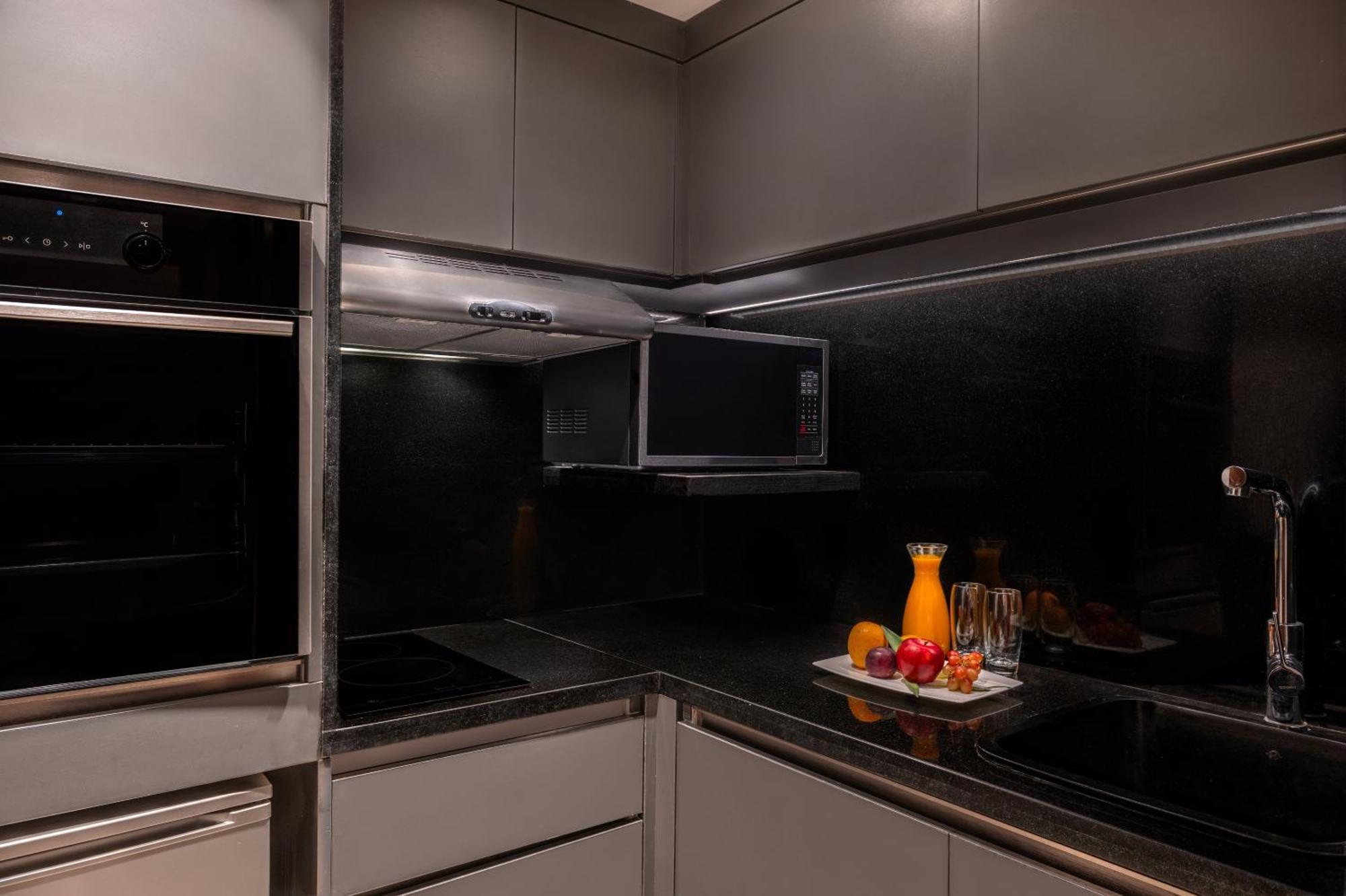 开罗克拉德酒店和赌场 外观 照片 A modern kitchen